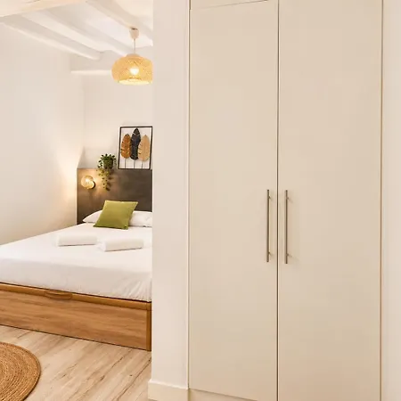 Centro Historico - Best Location, Bright, Spacious & Quiet Apartment Tarragona